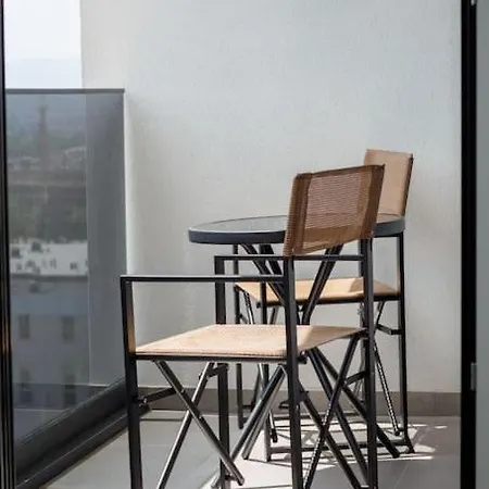 White Lux & Parking Apartamento Vranjes